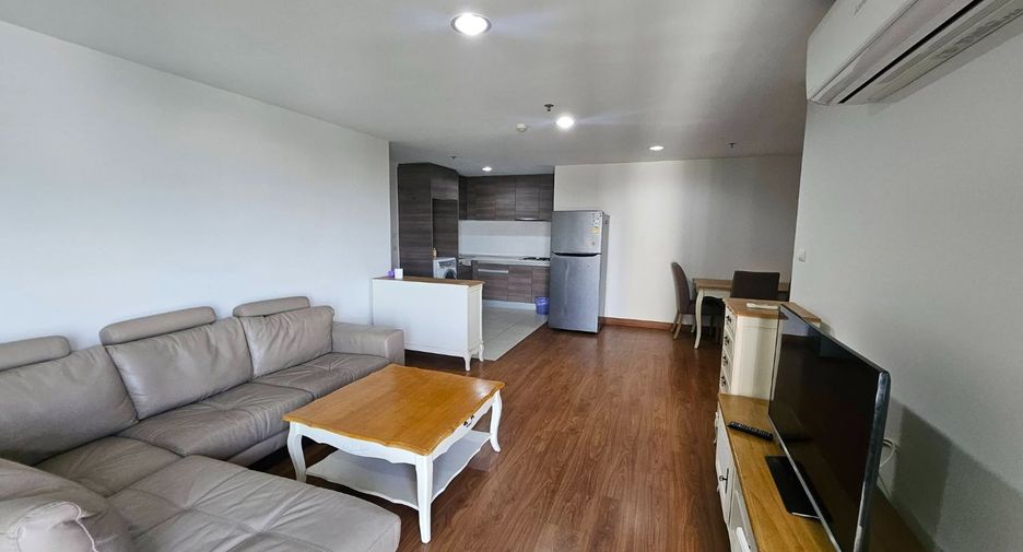 For rent 2 bedrooms condo in Huai Khwang, Bangkok