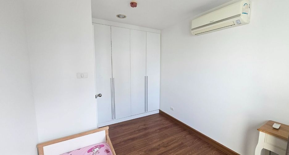 For rent 2 bedrooms condo in Huai Khwang, Bangkok