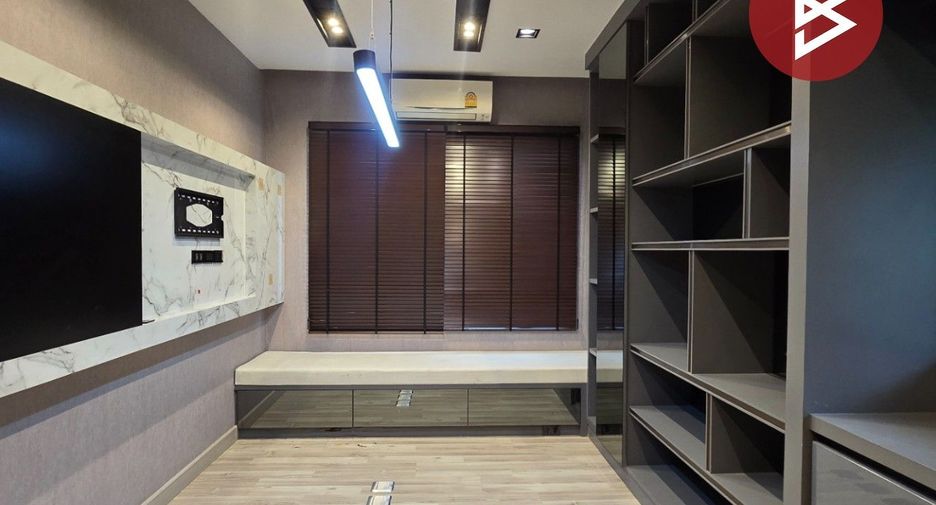 For sale 4 bedrooms townhouse in Pak Kret, Nonthaburi