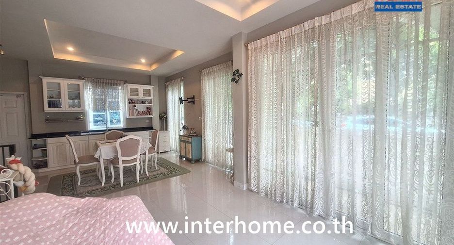 For sale 3 bedrooms townhouse in Pak Kret, Nonthaburi