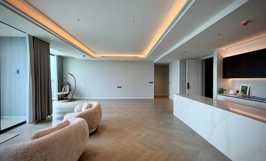 For rent 3 bedrooms condo in Sathon, Bangkok