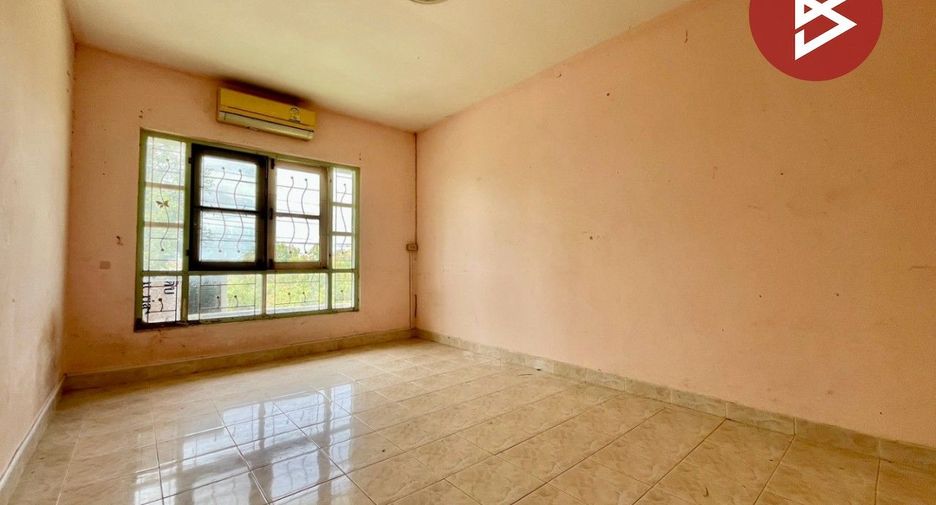 For sale 3 bedrooms townhouse in Mueang Samut Prakan, Samut Prakan