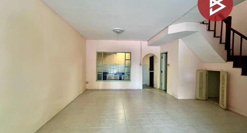 For sale 3 bedrooms townhouse in Mueang Samut Prakan, Samut Prakan