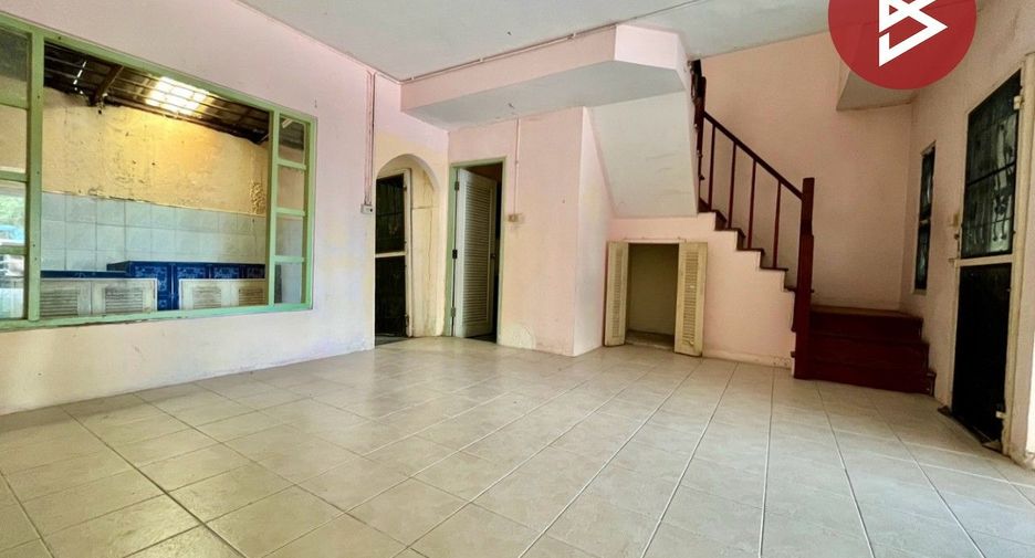 For sale 3 bedrooms townhouse in Mueang Samut Prakan, Samut Prakan