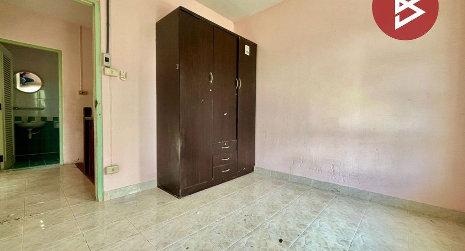 For sale 3 bedrooms townhouse in Mueang Samut Prakan, Samut Prakan