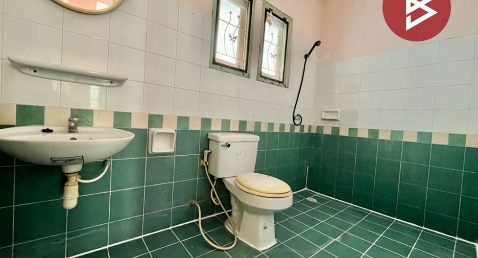 For sale 3 bedrooms townhouse in Mueang Samut Prakan, Samut Prakan