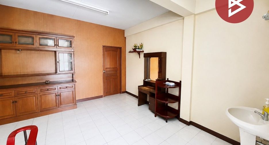 Local comercial en venta de 2 habitaciones en Mueang Chon Buri, Chonburi