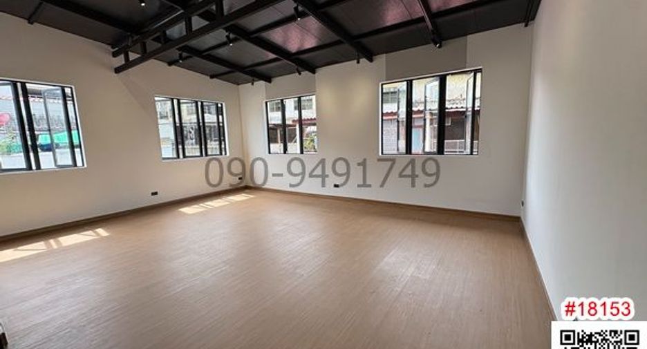 For rent 2 bedrooms retail Space in Samphanthawong, Bangkok
