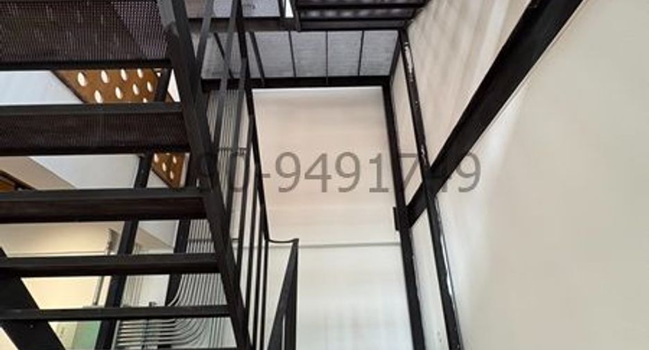 For rent 2 bedrooms retail Space in Samphanthawong, Bangkok