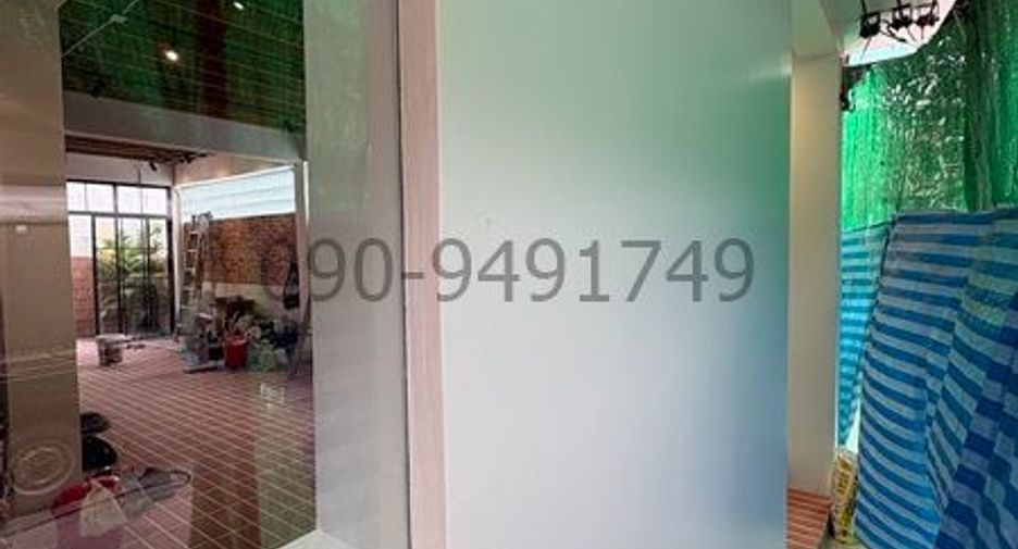 For rent 2 bedrooms retail Space in Samphanthawong, Bangkok