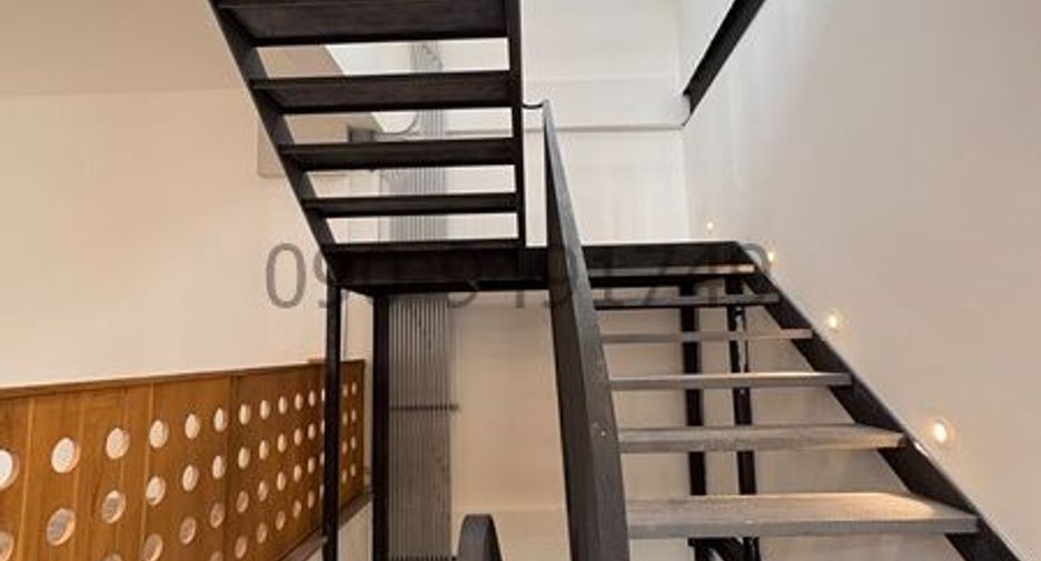 For rent 2 bedrooms retail Space in Samphanthawong, Bangkok
