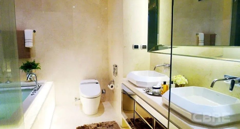 For sale 2 bedrooms condo in Khlong Toei, Bangkok