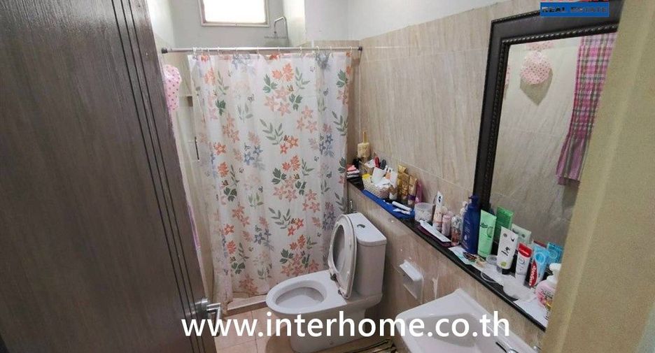 For sale 4 bedrooms townhouse in Bang Khen, Bangkok