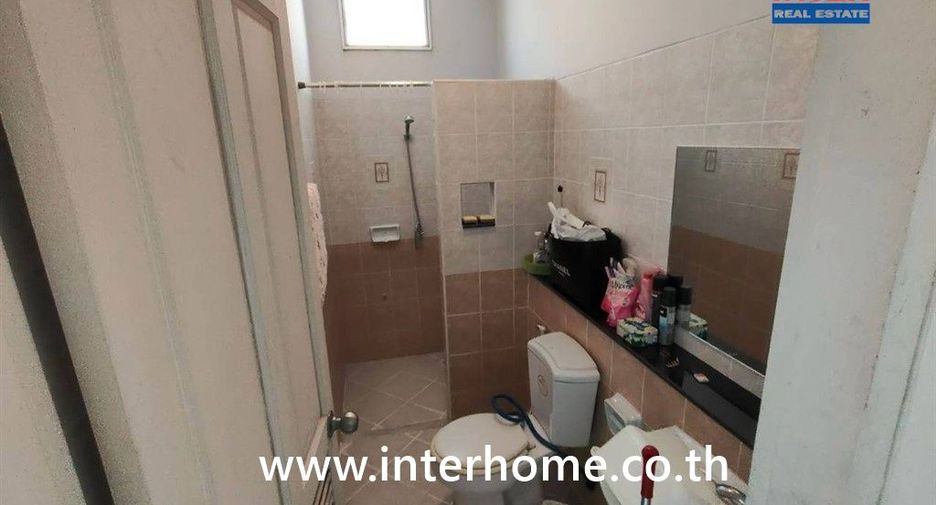 For sale 4 bedrooms townhouse in Bang Khen, Bangkok