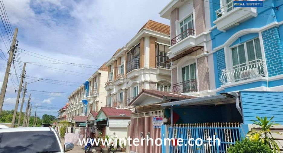 For sale 4 bedrooms townhouse in Bang Khen, Bangkok