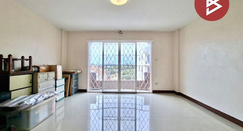 For sale 4 bedrooms townhouse in Thung Khru, Bangkok
