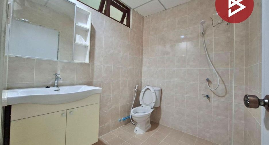 For sale 4 bedrooms townhouse in Thung Khru, Bangkok