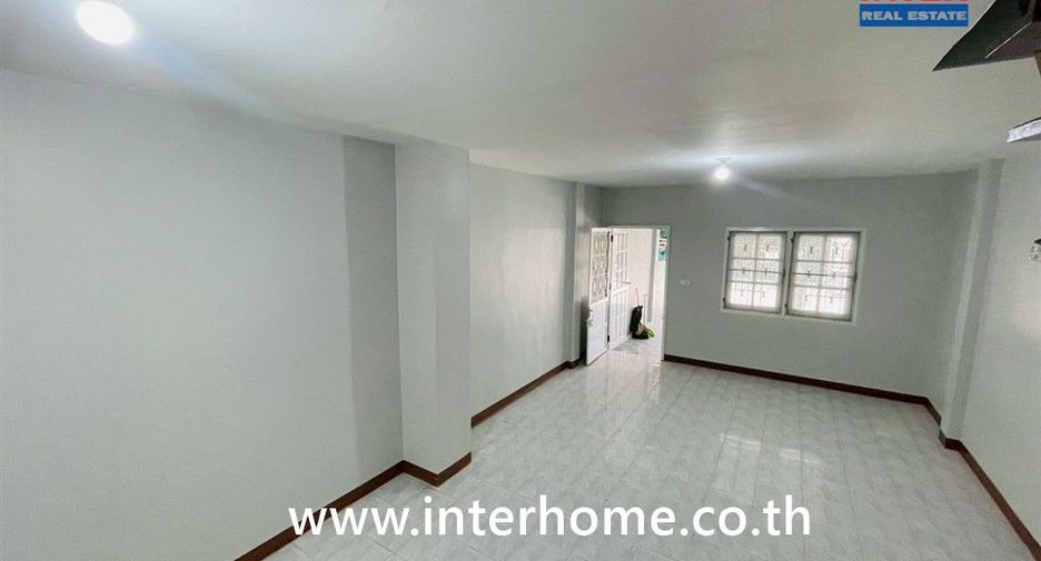 For sale 2 ベッドルーム townhouse in Krathum Baen, Samut Sakhon