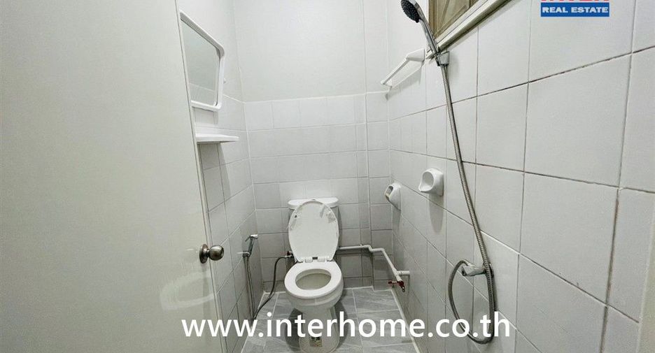 For sale 2 ベッドルーム townhouse in Krathum Baen, Samut Sakhon