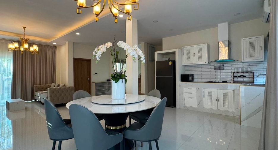 For rent 4 ベッドルーム house in Huay Yai, Pattaya