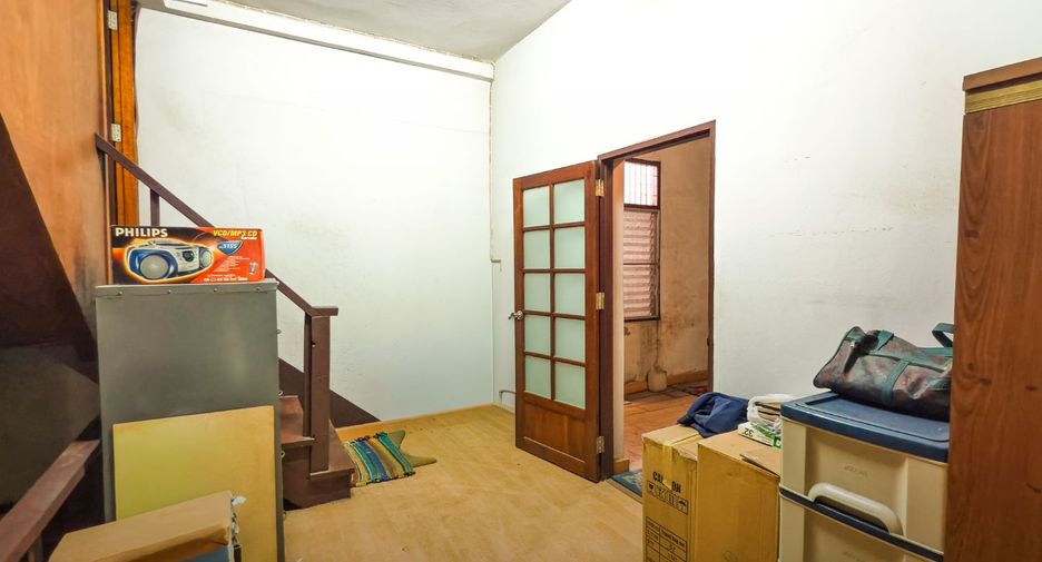 Gewerbefläche zum Kauf mit 3 Zimmer in Sathon, Bangkok