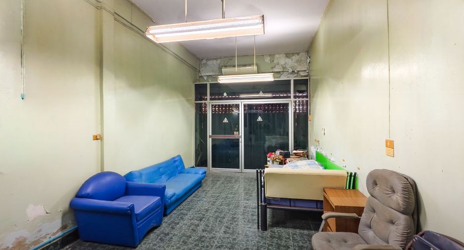 Gewerbefläche zum Kauf mit 3 Zimmer in Sathon, Bangkok