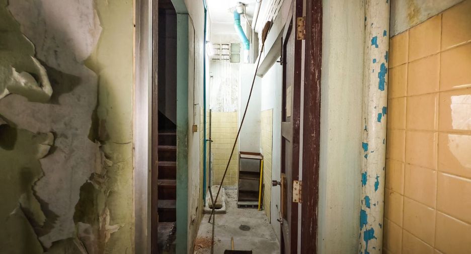 Gewerbefläche zum Kauf mit 3 Zimmer in Sathon, Bangkok