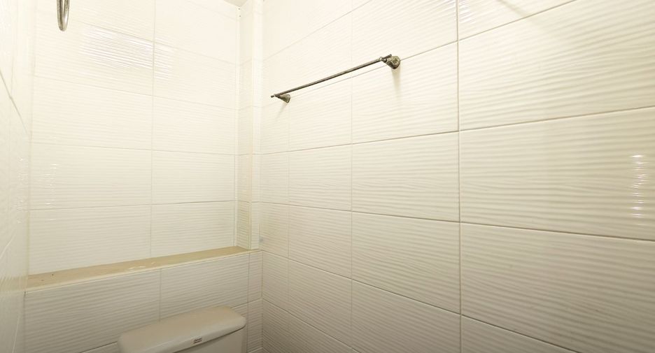 Gewerbefläche zum Kauf mit 3 Zimmer in Sathon, Bangkok