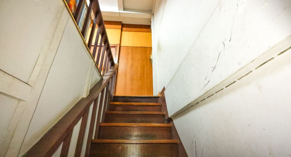 Gewerbefläche zum Kauf mit 3 Zimmer in Sathon, Bangkok