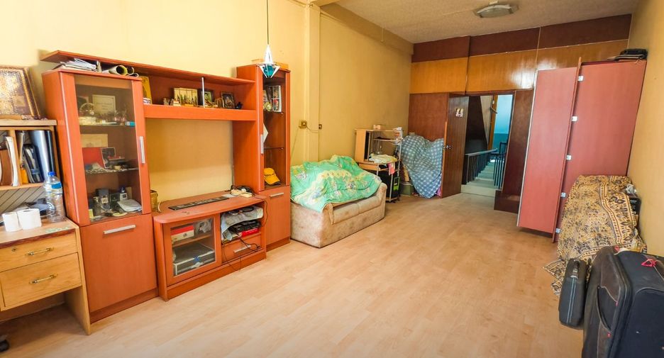 Gewerbefläche zum Kauf mit 3 Zimmer in Sathon, Bangkok