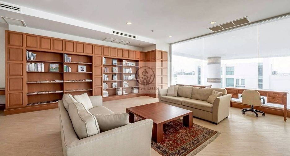 For sale 3 bedrooms condo in Dusit, Bangkok