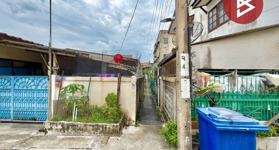 For sale 6 bedrooms apartment in Lat Phrao, Bangkok