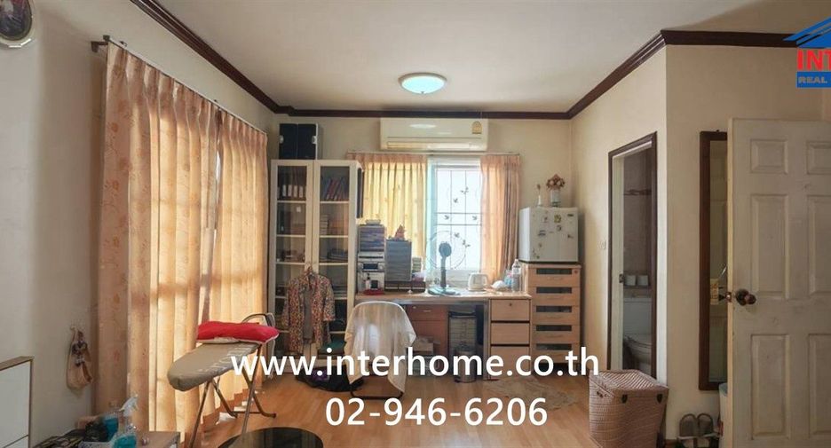 For sale 4 ベッドルーム townhouse in Mueang Nonthaburi, Nonthaburi