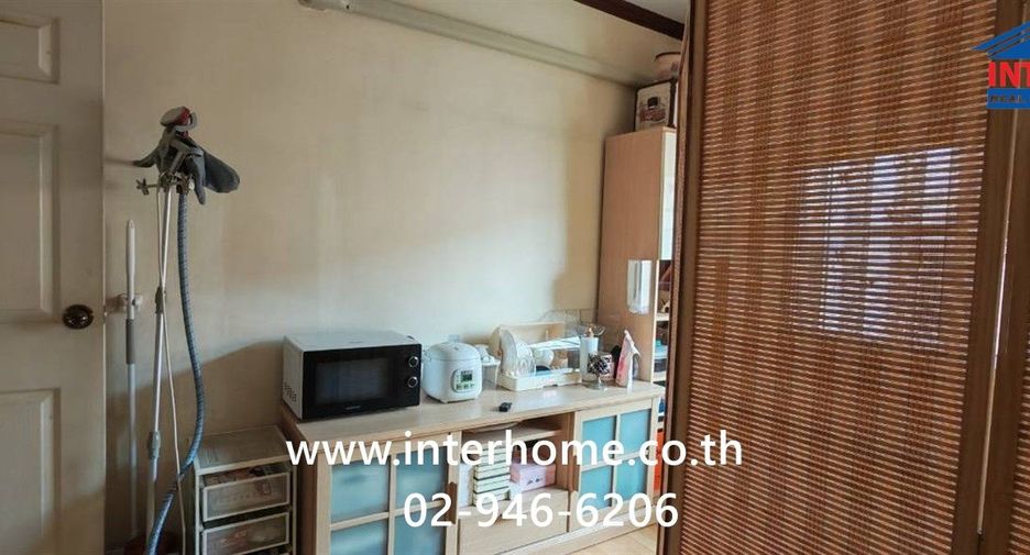 For sale 4 ベッドルーム townhouse in Mueang Nonthaburi, Nonthaburi