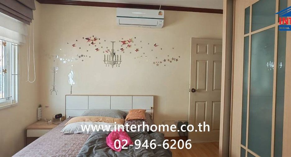 For sale 4 ベッドルーム townhouse in Mueang Nonthaburi, Nonthaburi