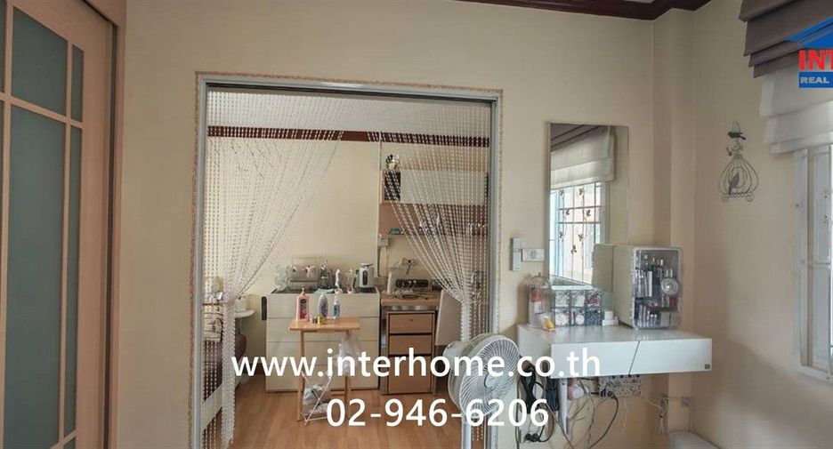For sale 4 ベッドルーム townhouse in Mueang Nonthaburi, Nonthaburi