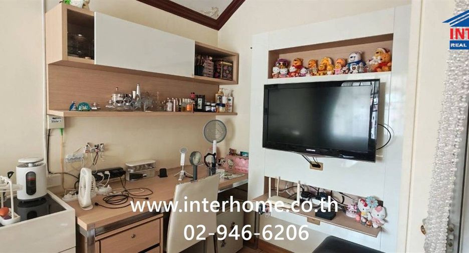 For sale 4 ベッドルーム townhouse in Mueang Nonthaburi, Nonthaburi