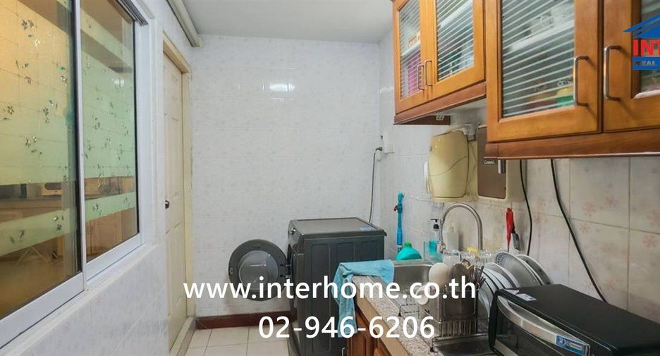 For sale 4 ベッドルーム townhouse in Mueang Nonthaburi, Nonthaburi