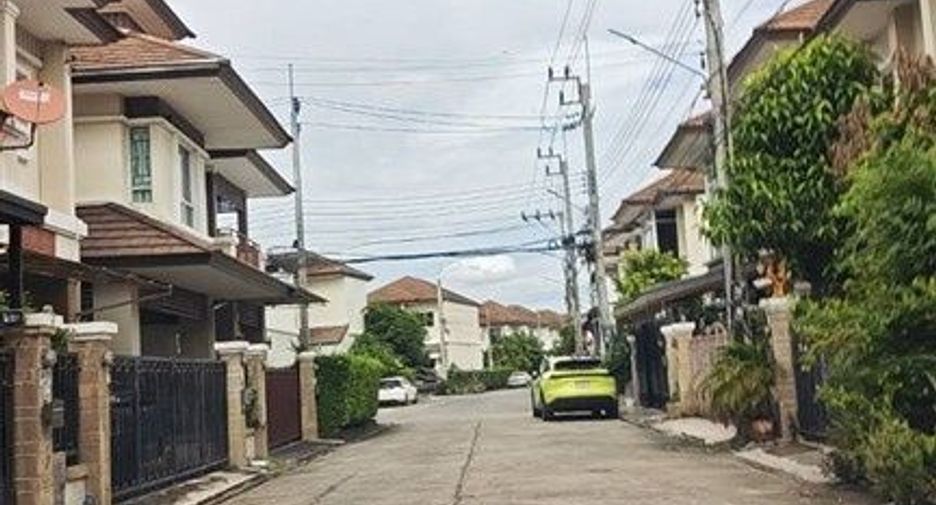 For sale 4 ベッドルーム townhouse in Mueang Nonthaburi, Nonthaburi