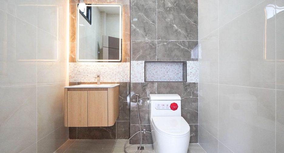 For sale 3 bedrooms villa in Bang Lamung, Chonburi