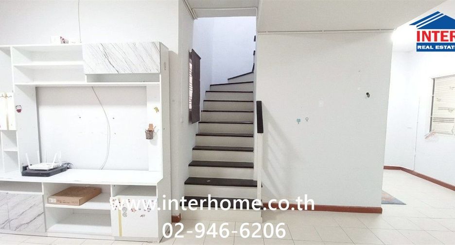 For sale 3 ベッドルーム townhouse in Mueang Pathum Thani, Pathum Thani