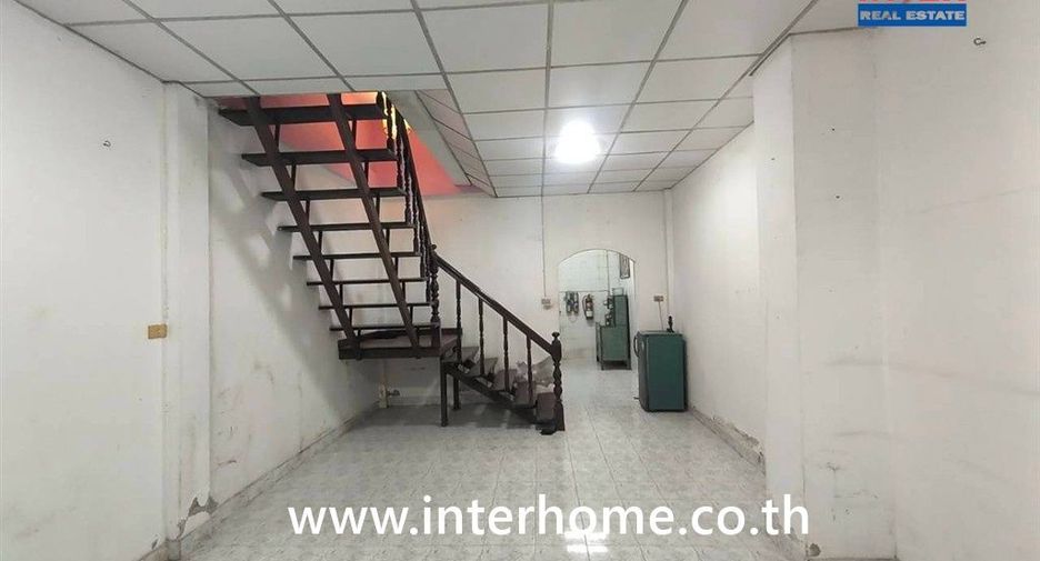 For sale 2 ベッドルーム townhouse in Wang Thonglang, Bangkok