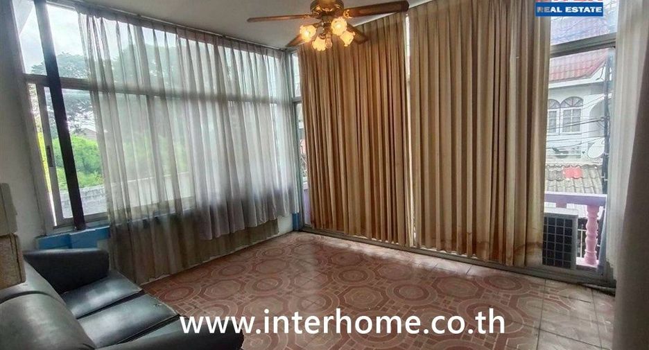 For sale 2 ベッドルーム townhouse in Wang Thonglang, Bangkok