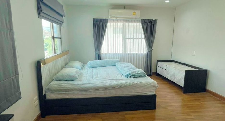 For rent 3 bedrooms house in Si Racha, Chonburi