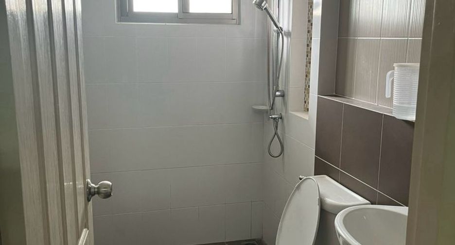For rent 3 bedrooms house in Si Racha, Chonburi