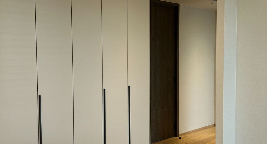 For rent and for sale 3 bedrooms condo in Pathum Wan, Bangkok