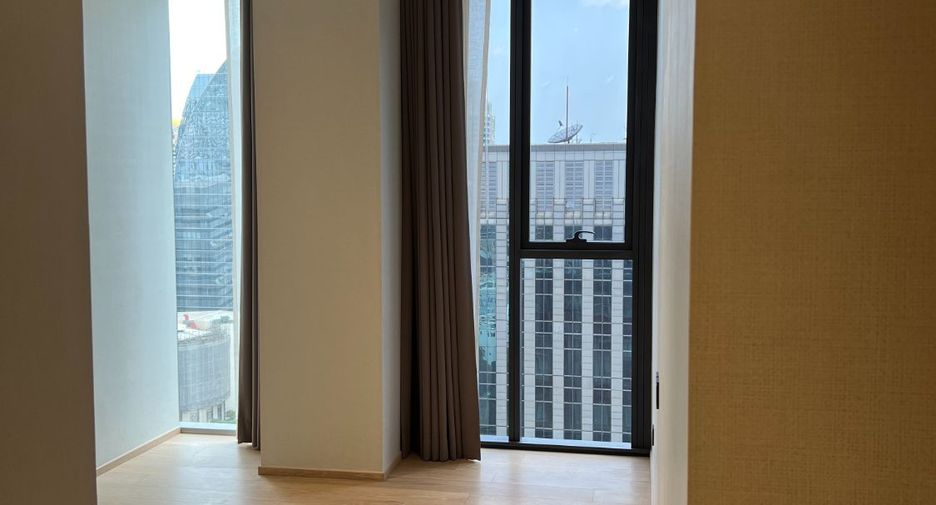 For rent and for sale 3 bedrooms condo in Pathum Wan, Bangkok