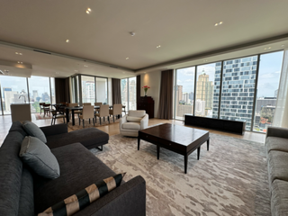 Condo en alquiler y en venta de 3 habitaciones en Pathum Wan, Bangkok