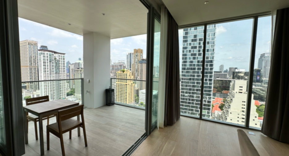 For rent and for sale 3 bedrooms condo in Pathum Wan, Bangkok