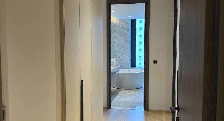 For rent and for sale 3 bedrooms condo in Pathum Wan, Bangkok